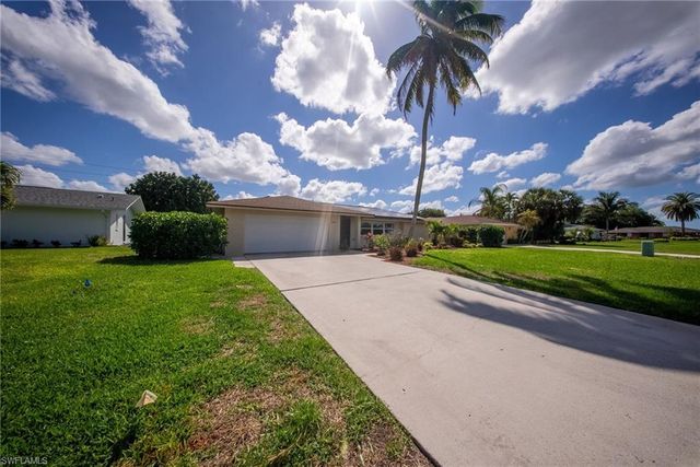 4419 Lakewood BLVD, Naples, FL 34112