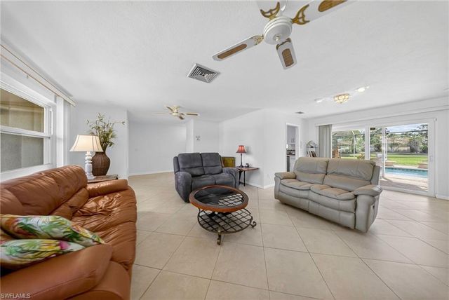 4419 Lakewood BLVD, Naples, FL 34112