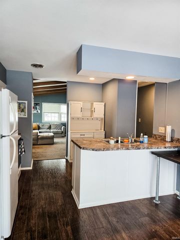 2828 Barnhart Avenue, Fort Wayne, IN 46805