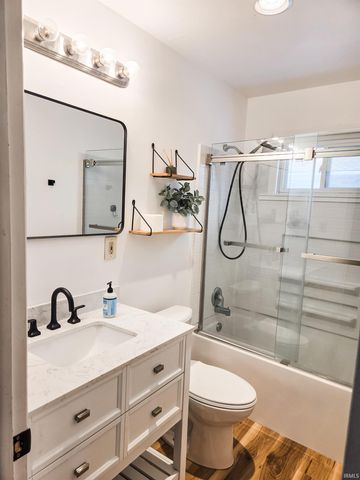 2828 Barnhart Avenue, Fort Wayne, IN 46805