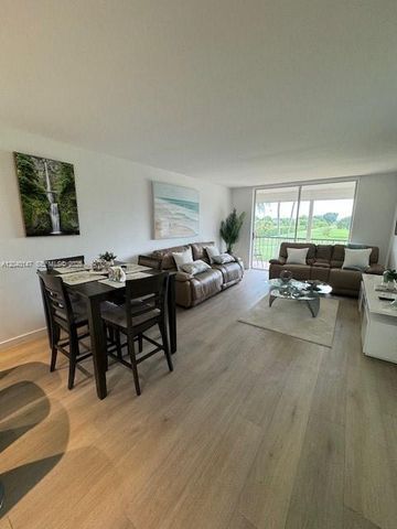 8900 Washington Boulevard 304A, Pembroke Pines, FL 33025