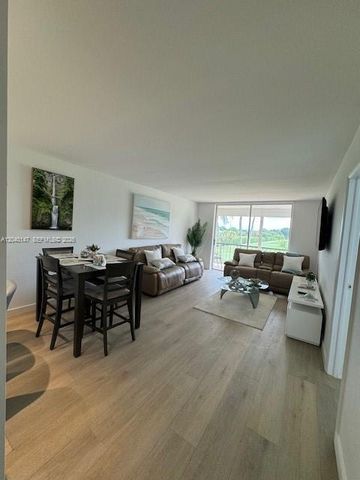 8900 Washington Boulevard 304A, Pembroke Pines, FL 33025