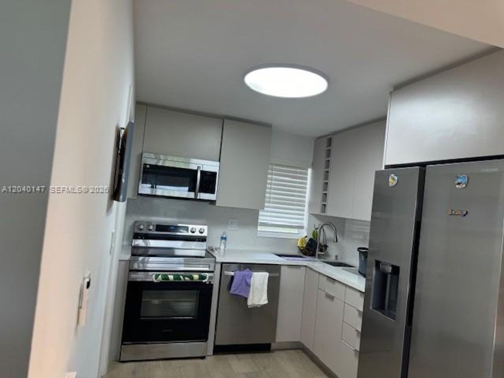 8900 Washington Boulevard 304A, Pembroke Pines, FL 33025