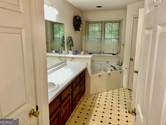 1808 Stoney Crest Drive, Elberton, GA 30635