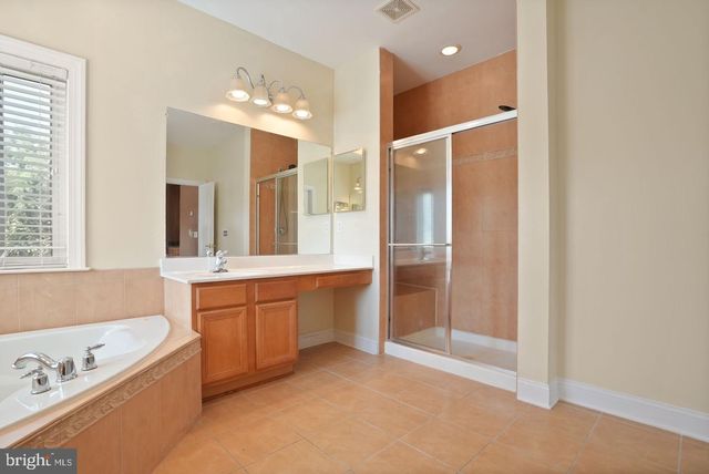 10631 POAGUES BATTERY DR, Bristow, VA 20136