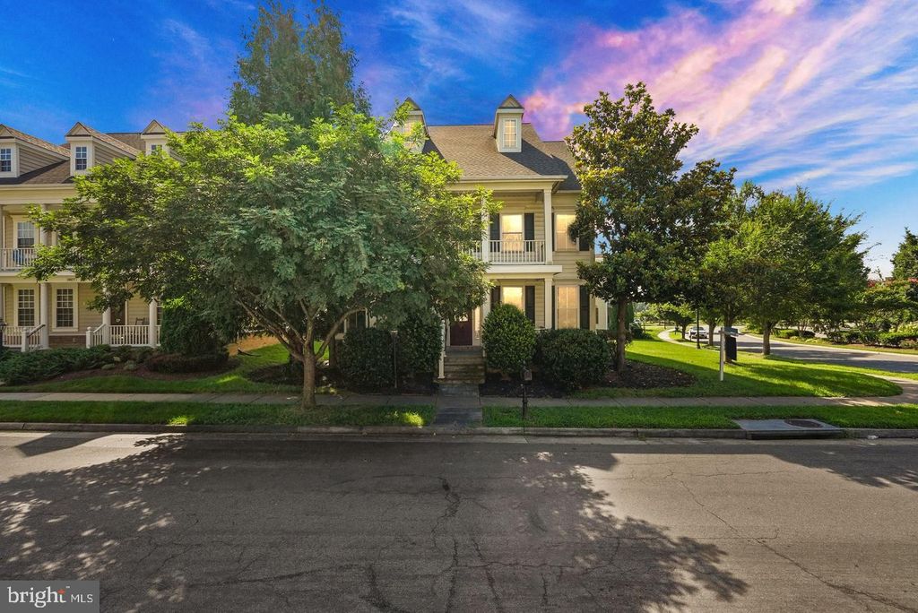 10631 POAGUES BATTERY DR, Bristow, VA 20136