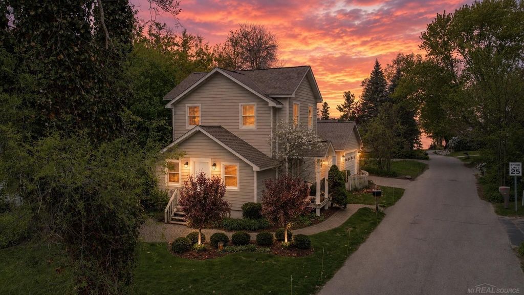 776 Heights Road, Lake Orion, MI 48362