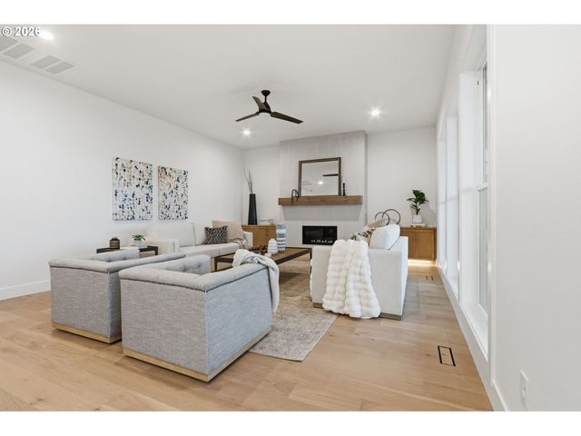 23037 Sw CURRY RIDGE Dr, Sherwood, OR 97140