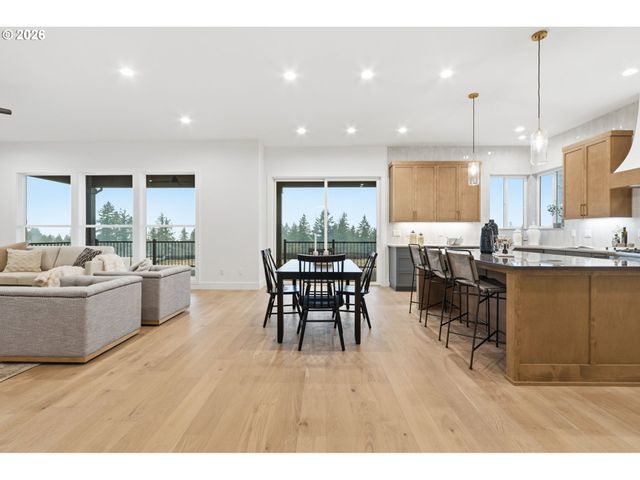 23037 Sw CURRY RIDGE Dr, Sherwood, OR 97140