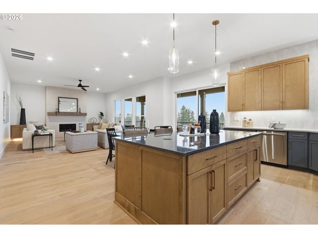 23037 Sw CURRY RIDGE Dr, Sherwood, OR 97140