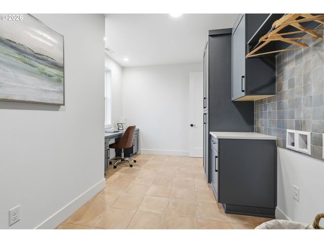 23037 Sw CURRY RIDGE Dr, Sherwood, OR 97140