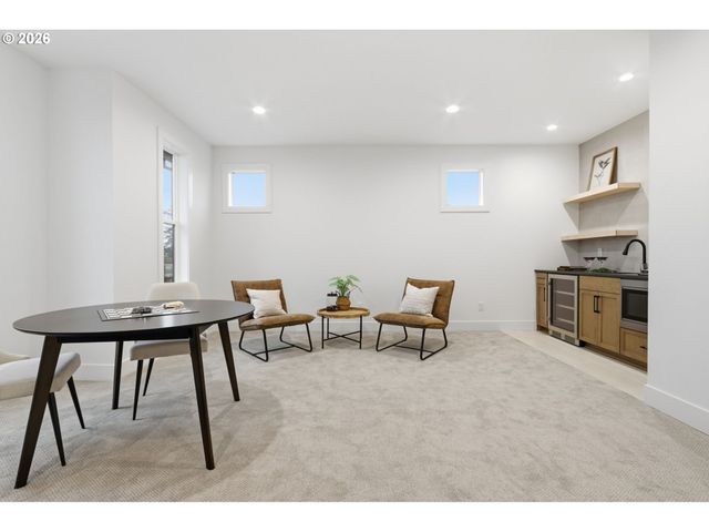 23037 Sw CURRY RIDGE Dr, Sherwood, OR 97140