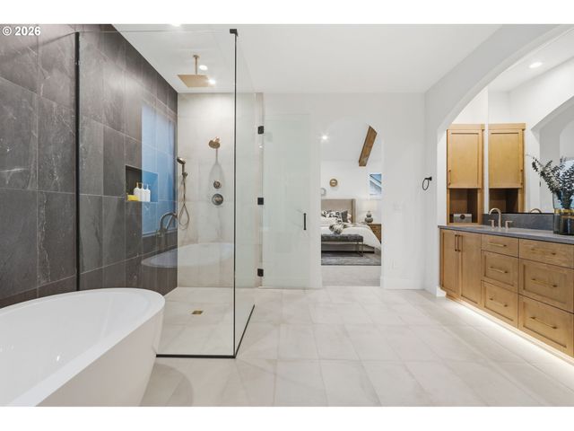 23037 Sw CURRY RIDGE Dr, Sherwood, OR 97140