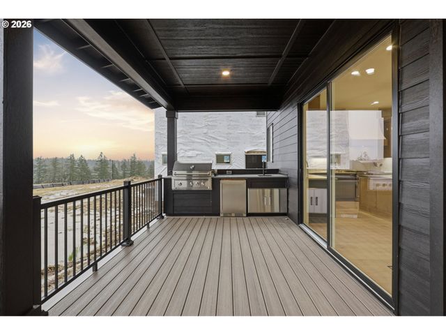 23037 Sw CURRY RIDGE Dr, Sherwood, OR 97140