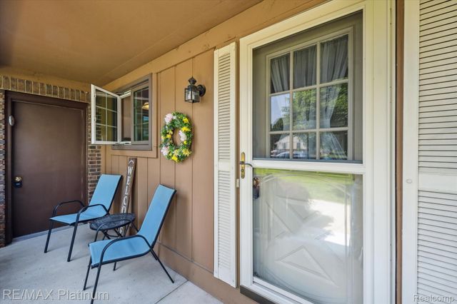 12132 Lexington Drive 2, Green Oak Township, MI 48178