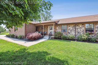 12132 Lexington Drive 2, Green Oak Township, MI 48178