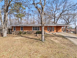 2 Arnold Lane, Bella Vista, AR 72715