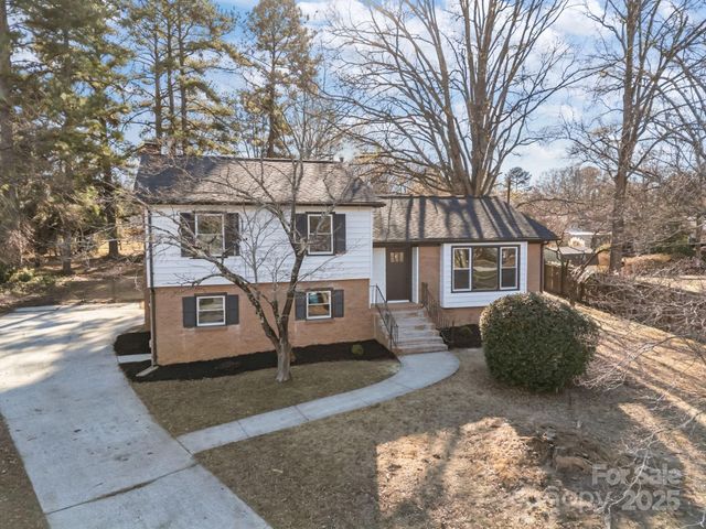 5324 Cheval Place, Charlotte, NC 28205