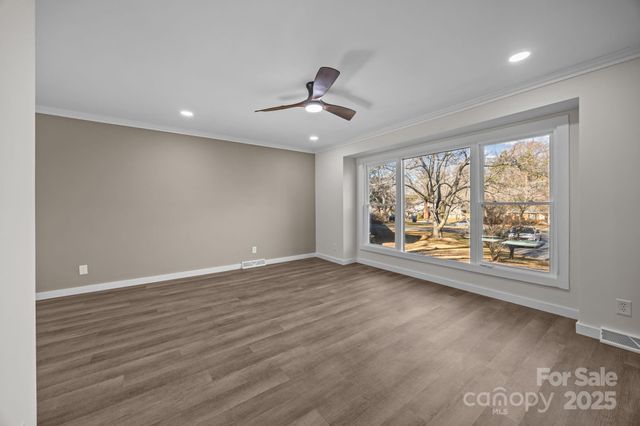 5324 Cheval Place, Charlotte, NC 28205