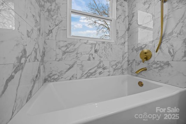 5324 Cheval Place, Charlotte, NC 28205