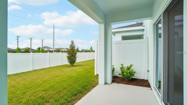 6868 HOLCOMBE DOWN DRIVE, Zephyrhills, FL 33541