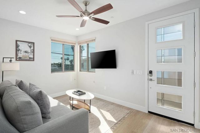 851 53 Sapphire, San Diego, CA 92109
