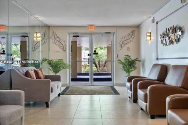 6700 Cypress Rd 409, Plantation, FL 33317