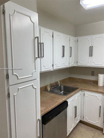 6700 Cypress Rd 409, Plantation, FL 33317