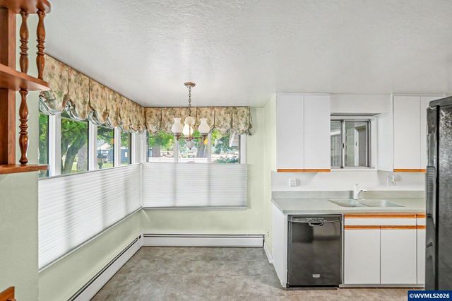 2860 Quinaby Rd NE, Salem, OR 97303