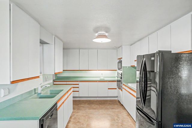 2860 Quinaby Rd NE, Salem, OR 97303