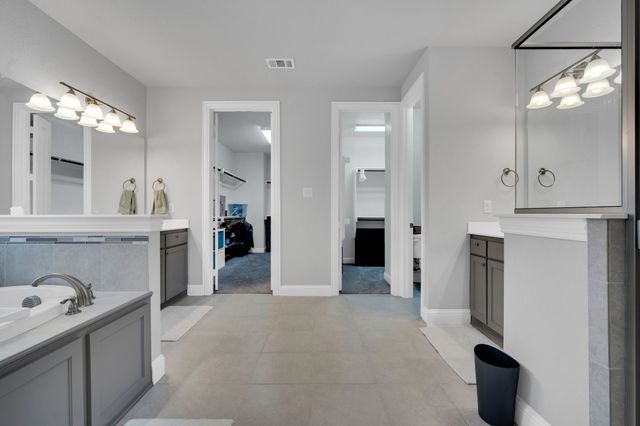 618 Lonesome Dove Drive, Midlothian, TX 76065