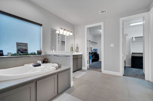 618 Lonesome Dove Drive, Midlothian, TX 76065