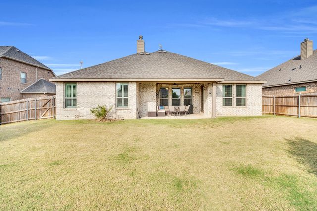 618 Lonesome Dove Drive, Midlothian, TX 76065