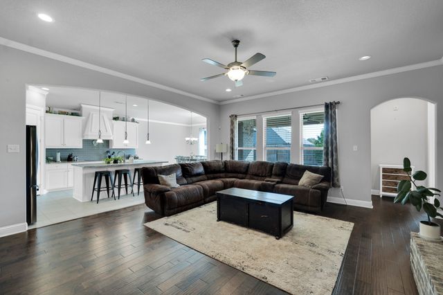 618 Lonesome Dove Drive, Midlothian, TX 76065