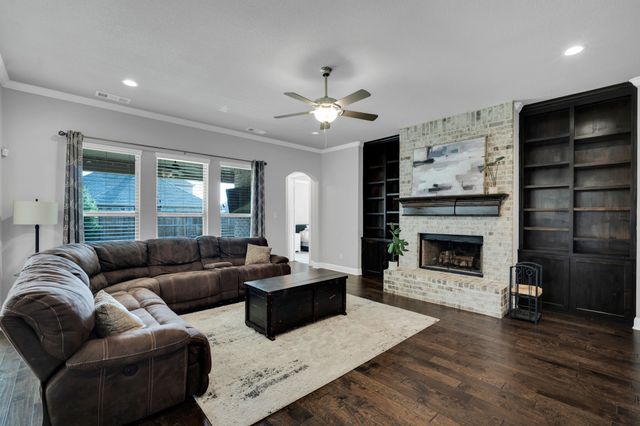 618 Lonesome Dove Drive, Midlothian, TX 76065