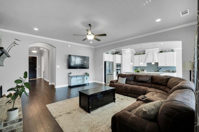 618 Lonesome Dove Drive, Midlothian, TX 76065