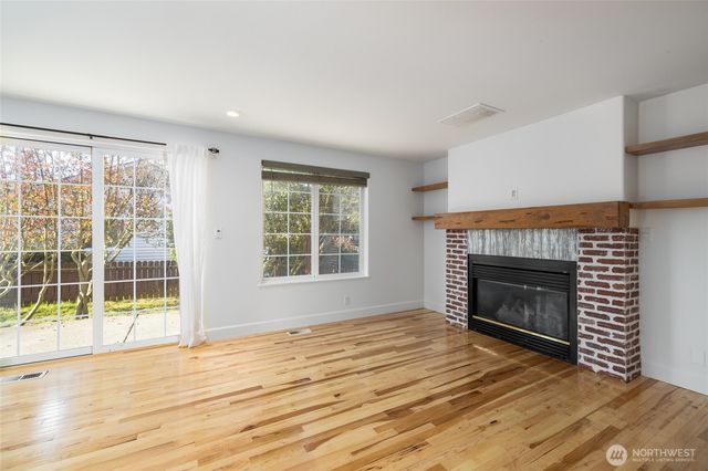 2419 SW Capital Drive, Oak Harbor, WA 98277