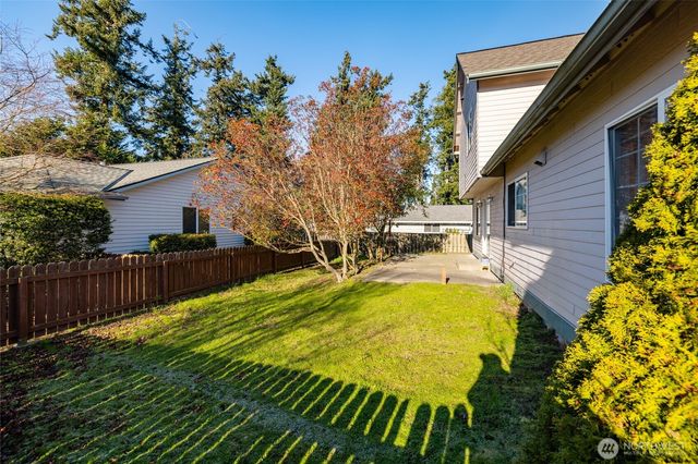 2419 SW Capital Drive, Oak Harbor, WA 98277