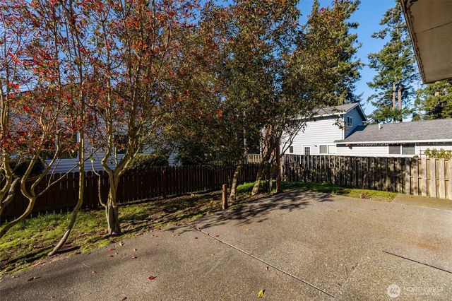 2419 SW Capital Drive, Oak Harbor, WA 98277