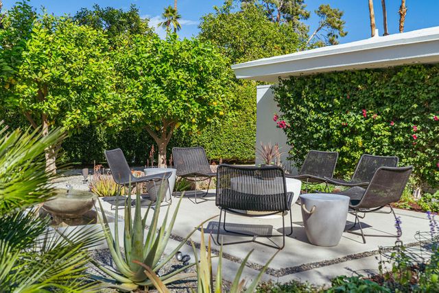 2444 S Calle Palo Fierro, Palm Springs, CA 92264