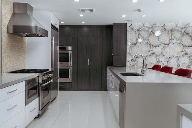 2444 S Calle Palo Fierro, Palm Springs, CA 92264