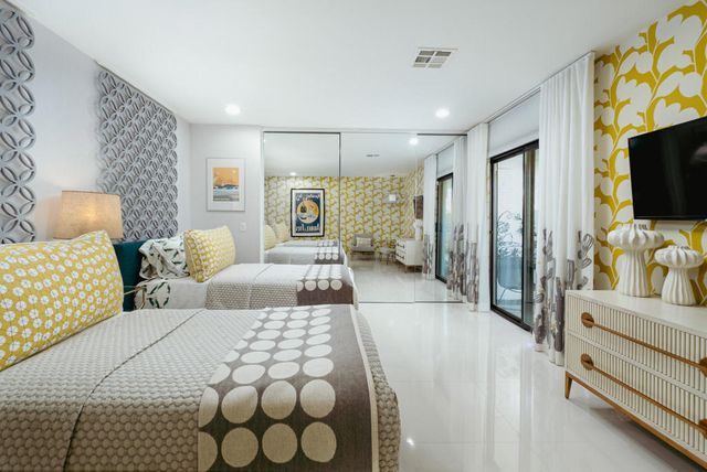 2444 S Calle Palo Fierro, Palm Springs, CA 92264