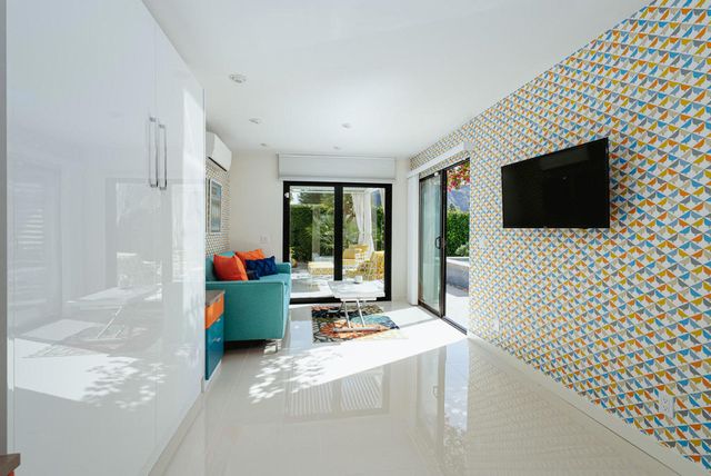 2444 S Calle Palo Fierro, Palm Springs, CA 92264