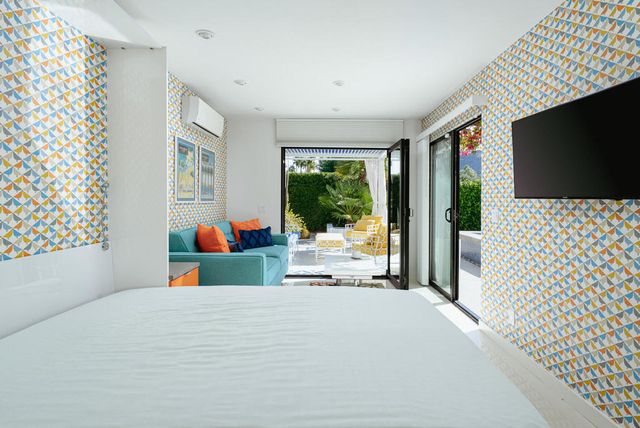 2444 S Calle Palo Fierro, Palm Springs, CA 92264