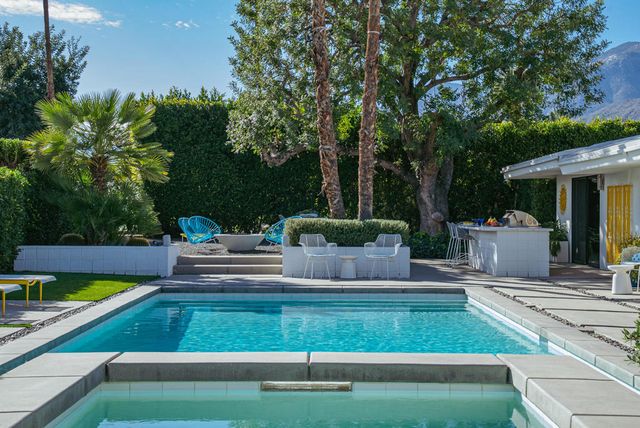 2444 S Calle Palo Fierro, Palm Springs, CA 92264