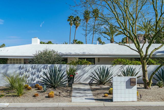 2444 S Calle Palo Fierro, Palm Springs, CA 92264