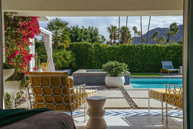 2444 S Calle Palo Fierro, Palm Springs, CA 92264