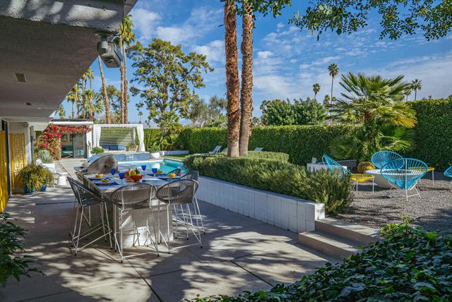 2444 S Calle Palo Fierro, Palm Springs, CA 92264