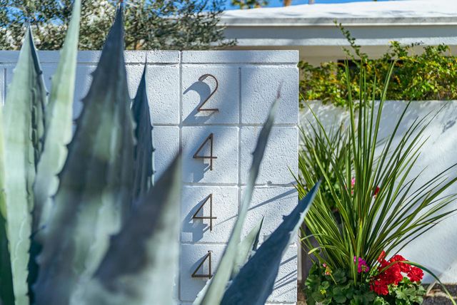 2444 S Calle Palo Fierro, Palm Springs, CA 92264