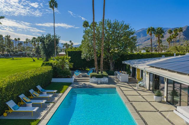 2444 S Calle Palo Fierro, Palm Springs, CA 92264